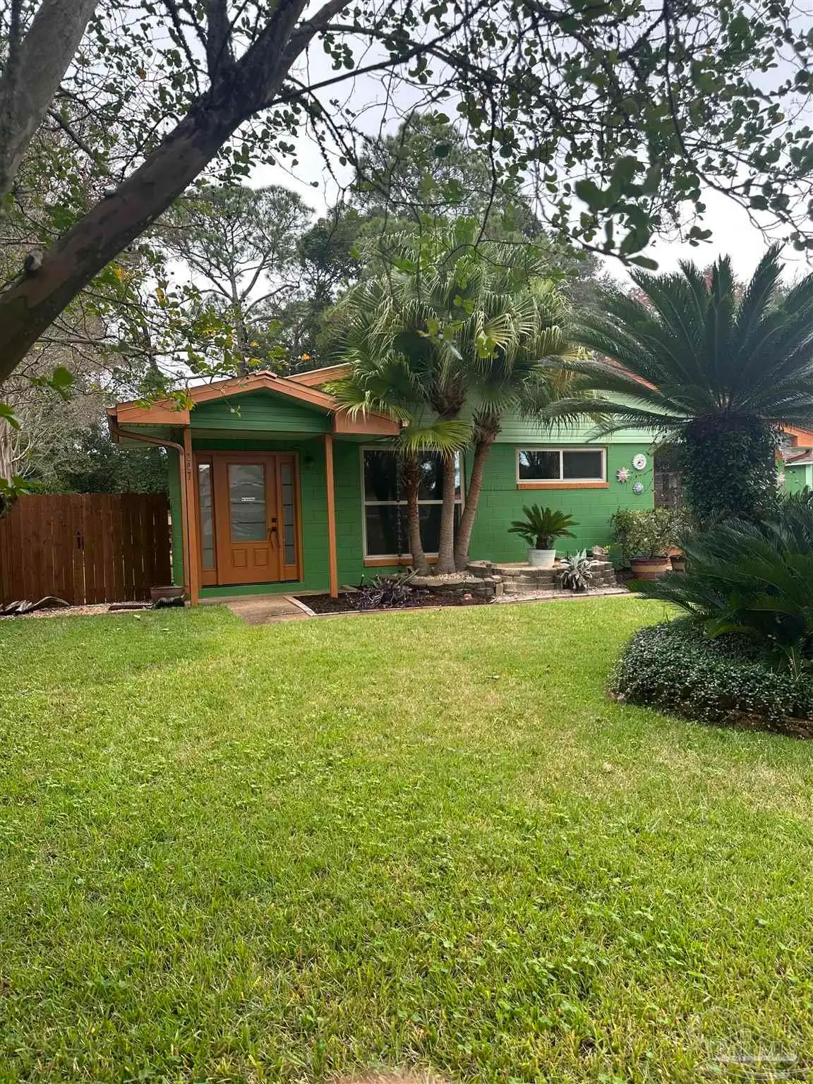 207 California Dr Ne, Fort Walton Beach, FL 32548 - Image #1