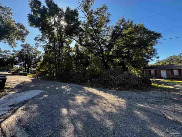 1611 N 62nd Ave, Pensacola, FL 32506