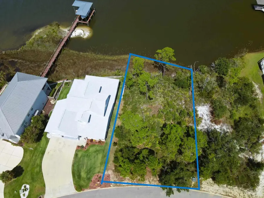 16326 Tarpon Dr, Pensacola, FL 32507 - Image #2