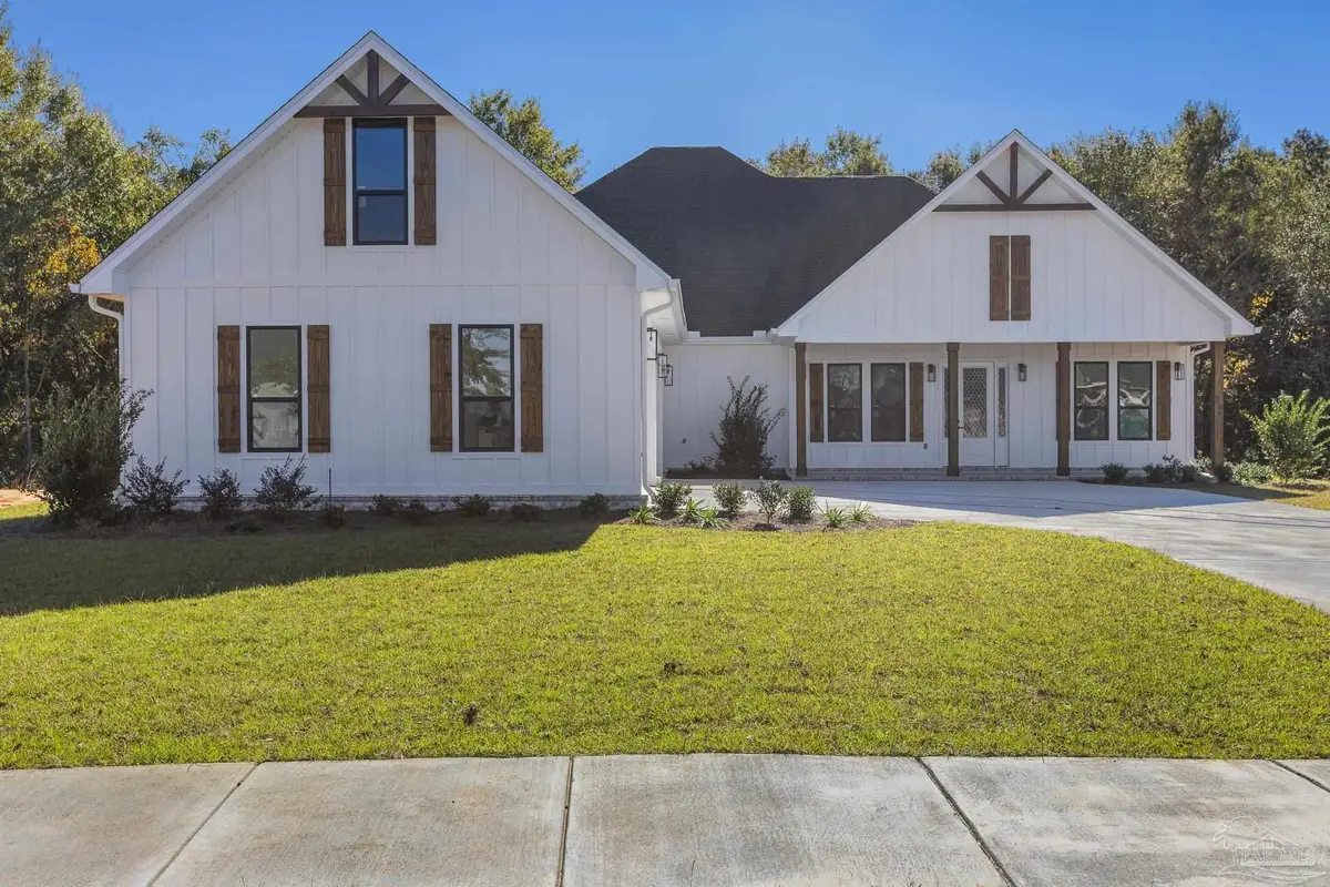 5806 Highland Lake Dr, Milton, FL 32583 - Image #1