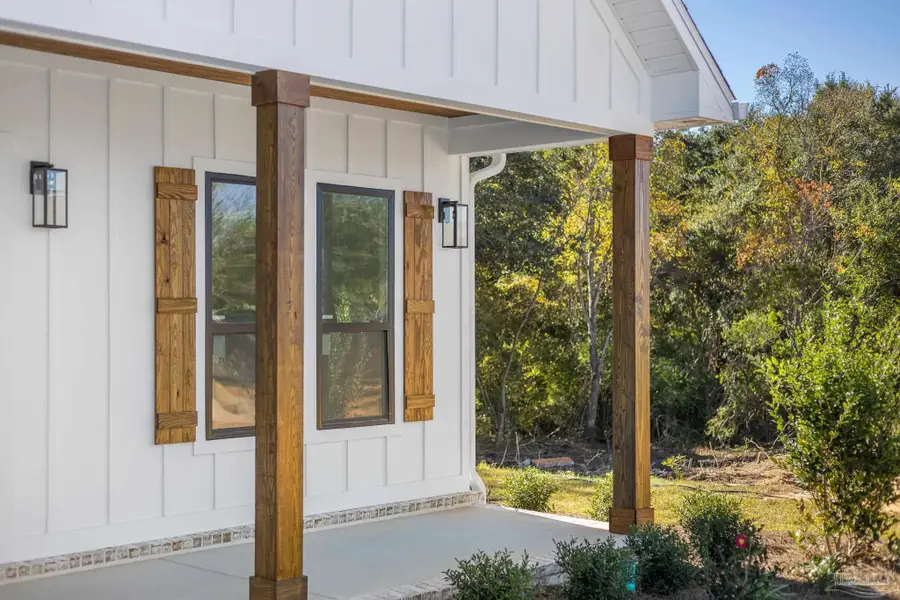 5806 Highland Lake Dr, Milton, FL 32583 - Image #3