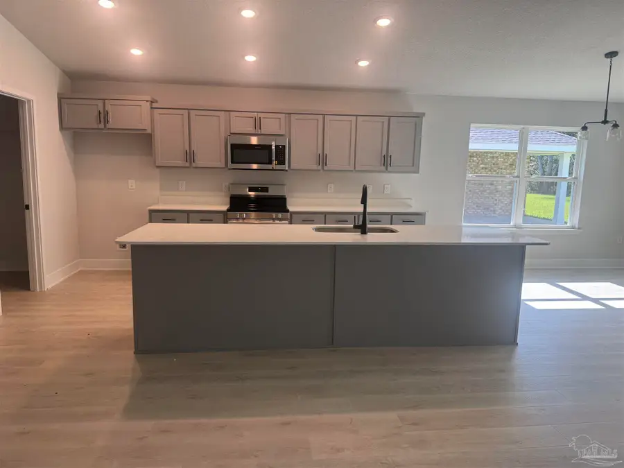 5399 Hidden Pines Cir, Milton, FL 32583 - Image #2