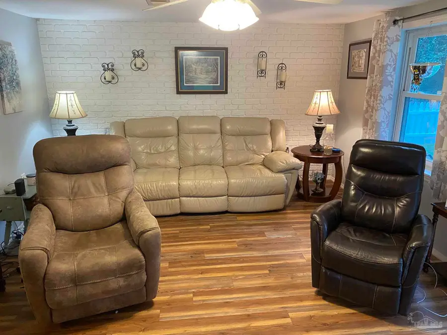 3372 Childers St, Milton, FL 32583 - Image #2