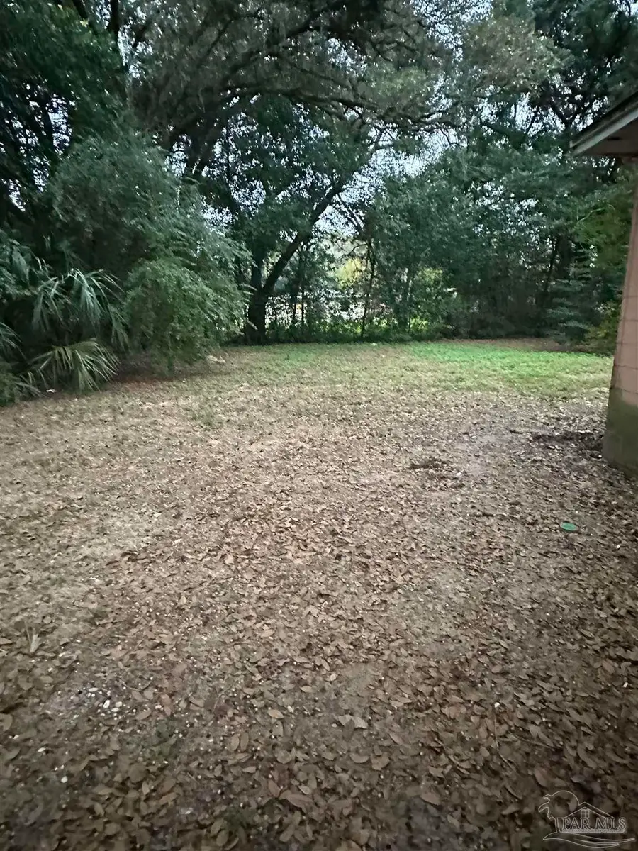 121 W Garfield Dr, Pensacola, FL 32505 - Image #3
