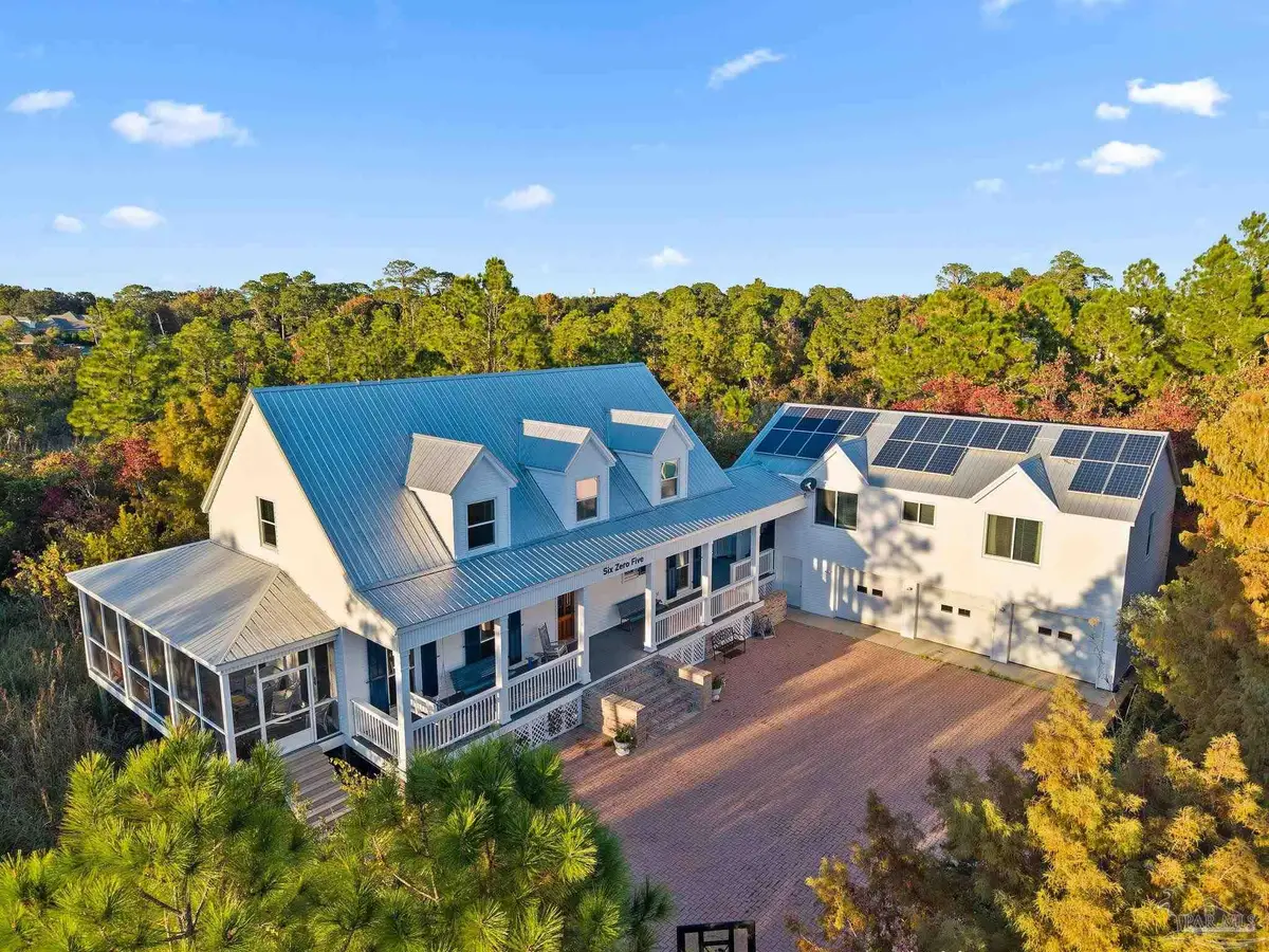 605 Chesapeake Dr, Gulf Breeze, FL 32561 - Image #1