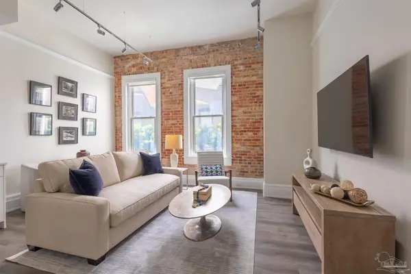 17 S Palafox Pl, Pensacola, FL 32502