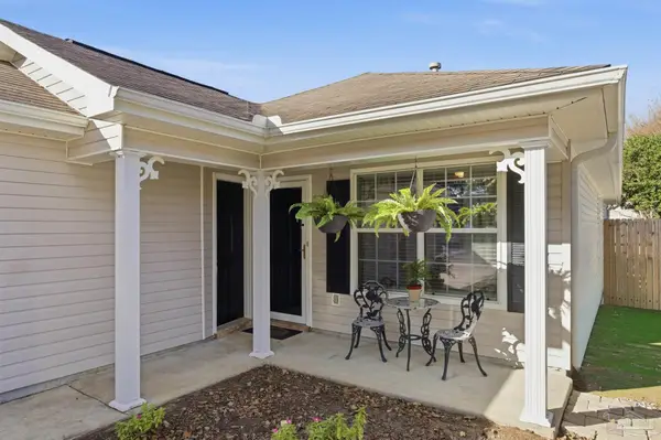 2328 Trailwood Dr, Cantonment, FL 32533