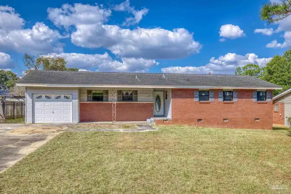 725 Gentian Dr, Pensacola, FL 32503