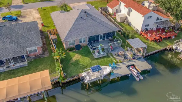 1616 Kauai Ct, Gulf Breeze, FL 32563