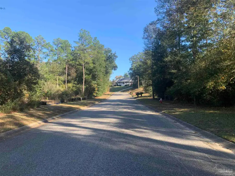 2737 Ashbury Ln, Cantonment, FL 32533 - Image #3