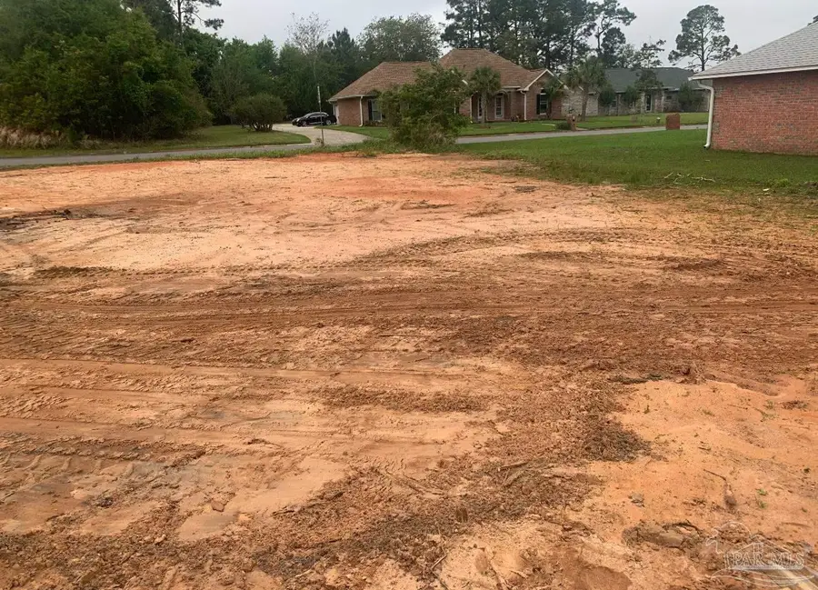 5000 Shoshone Dr, Pensacola, FL 32507 - Image #2