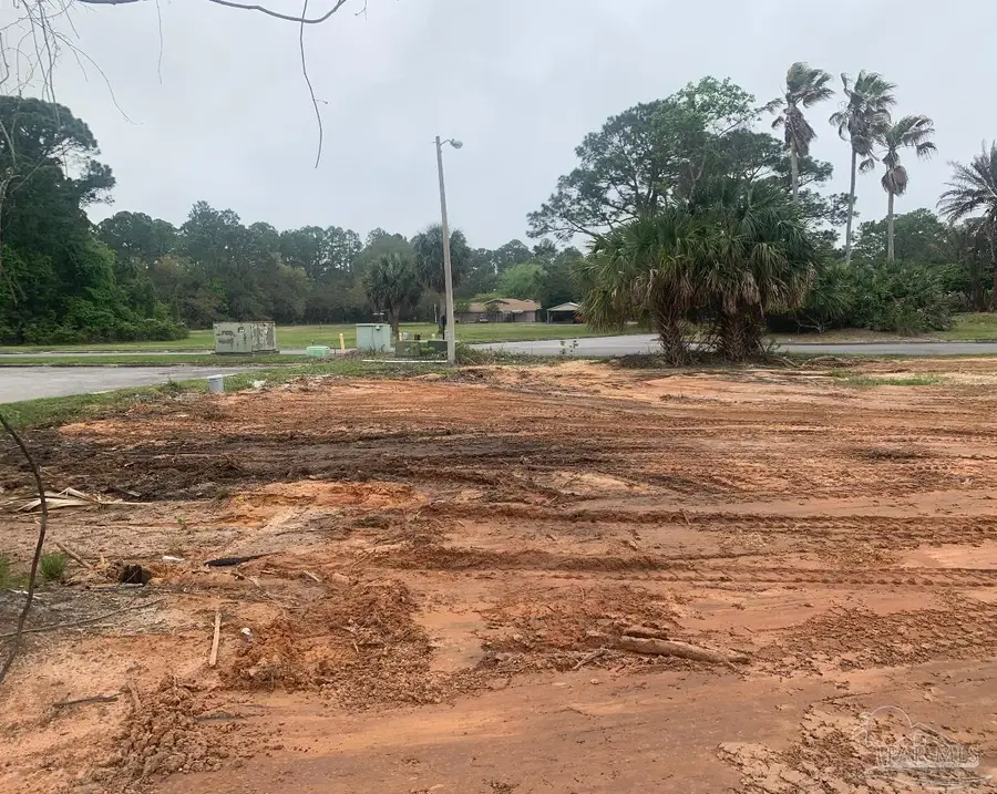 5000 Shoshone Dr, Pensacola, FL 32507 - Image #3