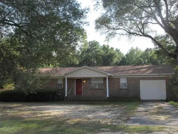5401 Delona Rd, Milton, FL 32583