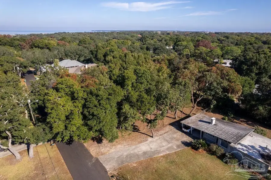 333 Valancia St, Gulf Breeze, FL 32561 - Image #2