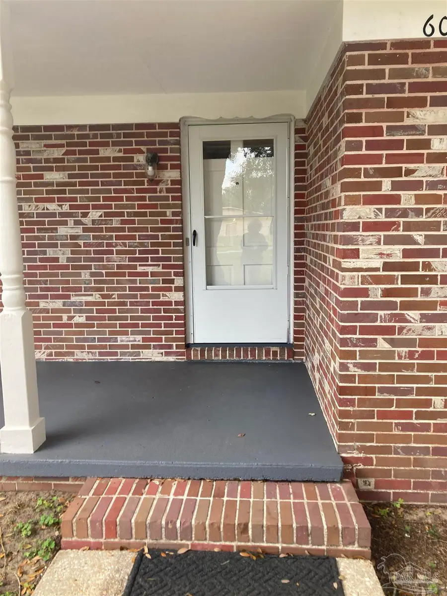 6001 Nashville Ave, Pensacola, FL 32526 - Image #2
