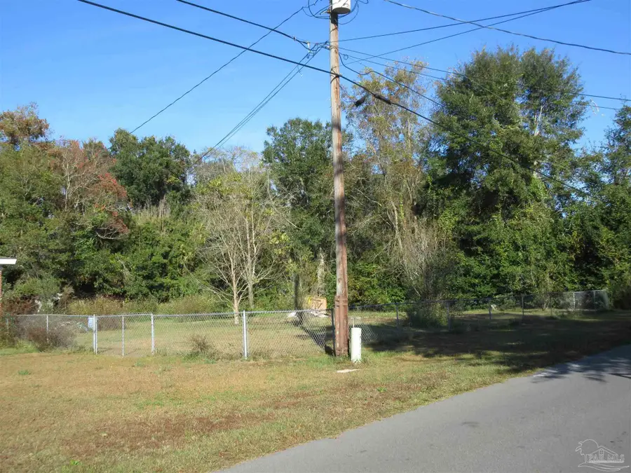 4108 a Charles Cir, Pace, FL 32571 - Image #2