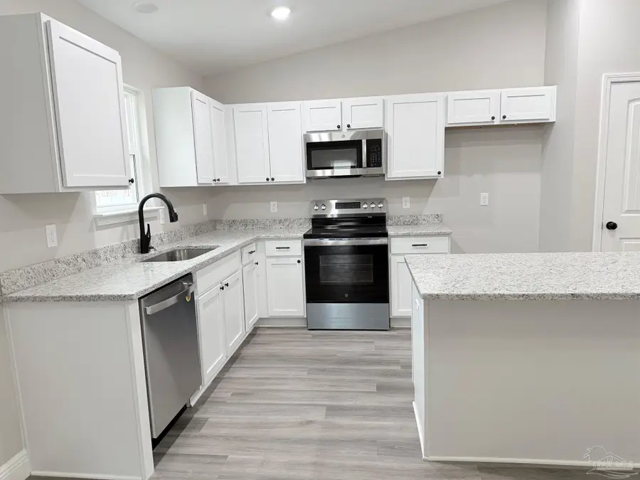 7234 Par Ln, Milton, FL 32570 - Image #3