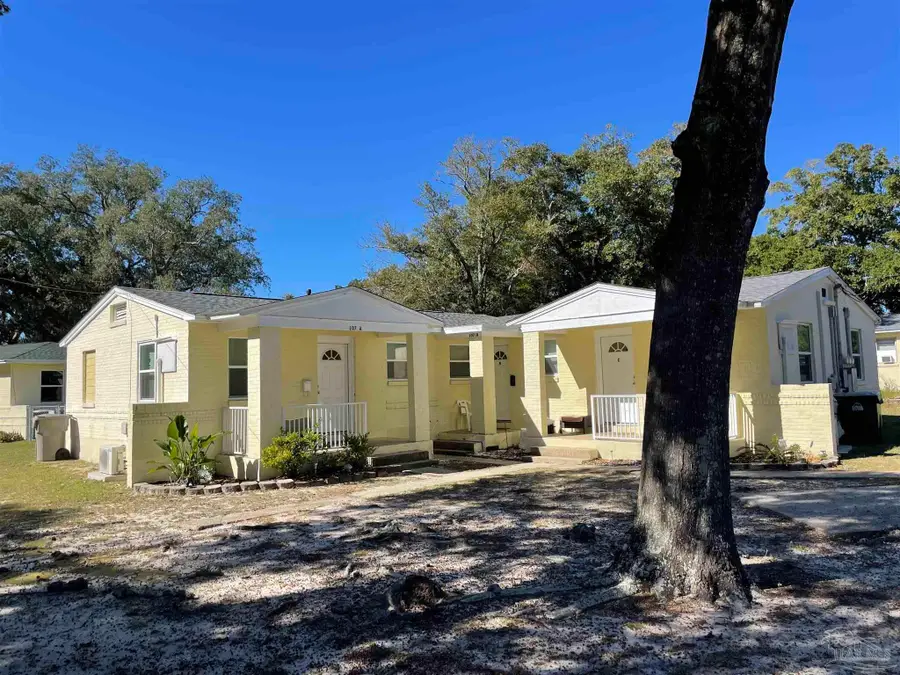 107 Holmes Dr, Pensacola, FL 32507 - Image #2