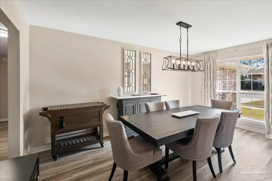 10029 Parker Lake Cir, Navarre, FL 32566 - Image #3