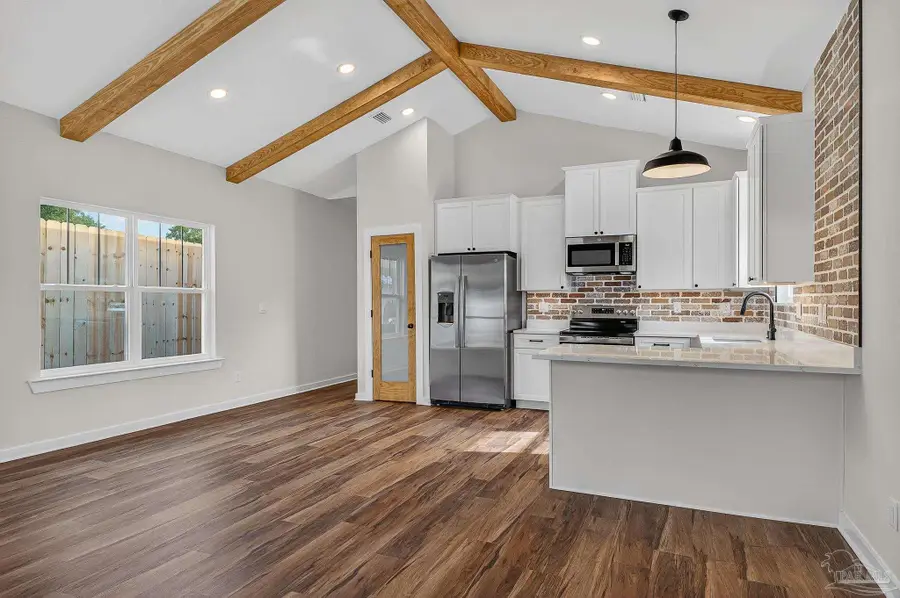 1106 N E St, Pensacola, FL 32501 - Image #2