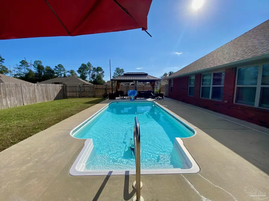 6085 Winchester Cir, Milton, FL 32570 - Image #2