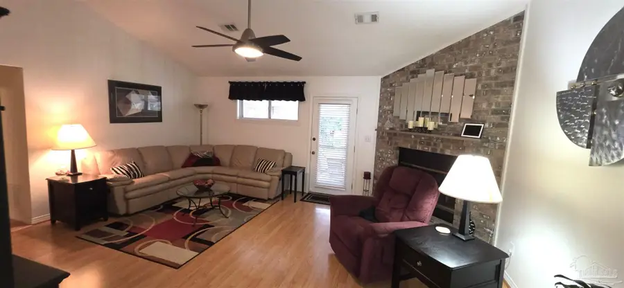 7300 Glidden Ln, Pensacola, FL 32526 - Image #3