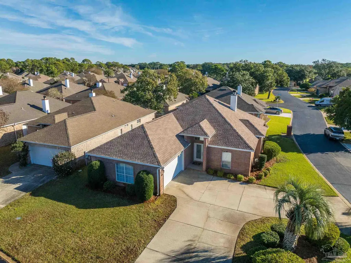 4137 Longwood Cir, Gulf Breeze, FL 32563 - Image #1