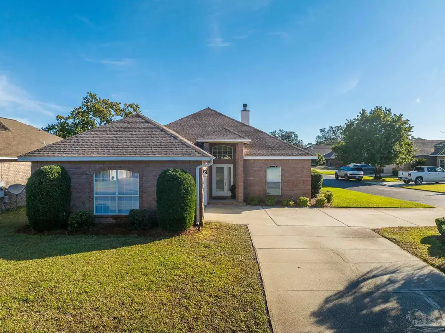 4137 Longwood Cir, Gulf Breeze, FL 32563 - Image #2