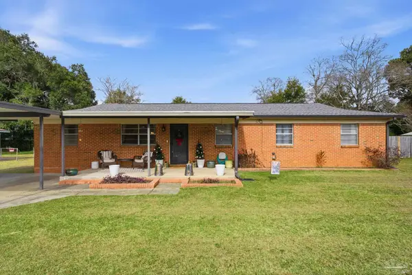 7170 Peninsula Dr, Pensacola, FL 32526