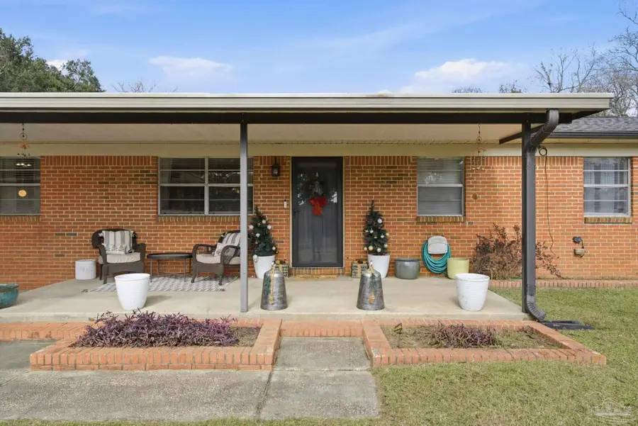 7170 Peninsula Dr, Pensacola, FL 32526 - Image #2