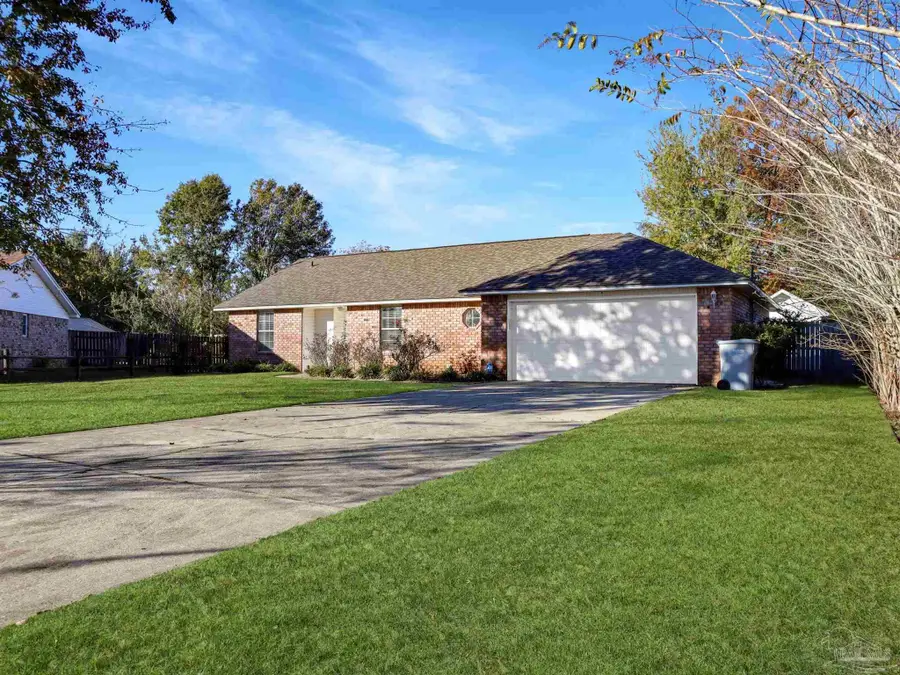 5748 Dove Dr, Pace, FL 32571 - Image #2