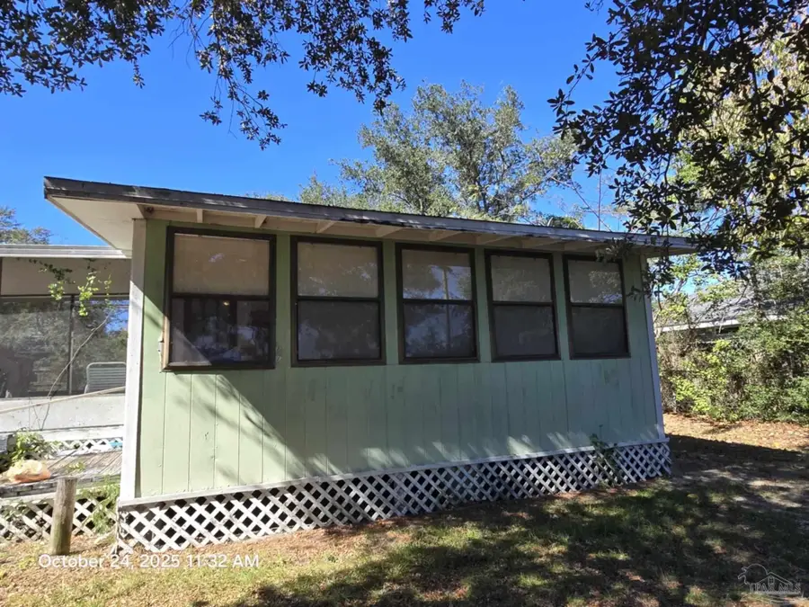 1931 Alhambra St, Navarre, FL 32566 - Image #2