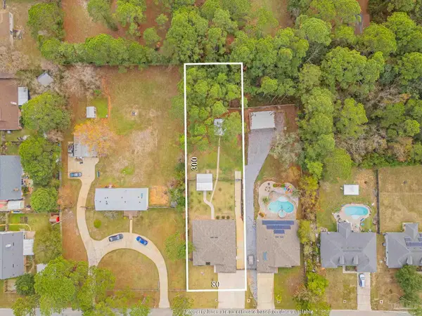 9283 Ridge Dr, Navarre, FL 32566