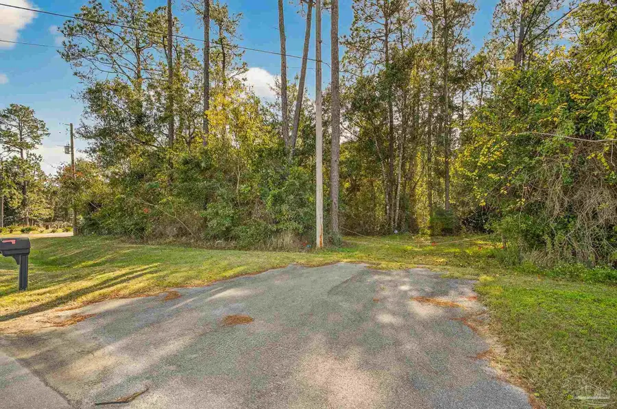 7900 Mobile Hwy, Pensacola, FL 32526 - Image #2