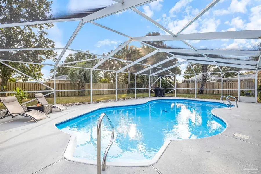 213 Clear Lake Dr, Pensacola, FL 32507 - Image #2