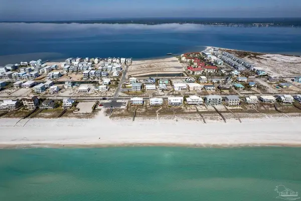 7400 White Sands Blvd, Navarre Beach, FL 32566