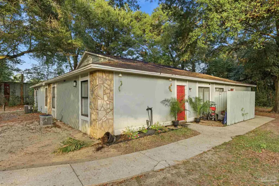 6832 Tiki Ln, Pensacola, FL 32503 - Image #2
