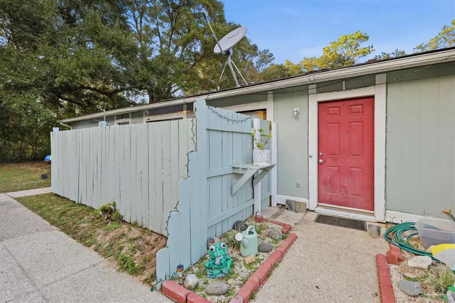 6831 Tiki Ln, Pensacola, FL 32503 - Image #2