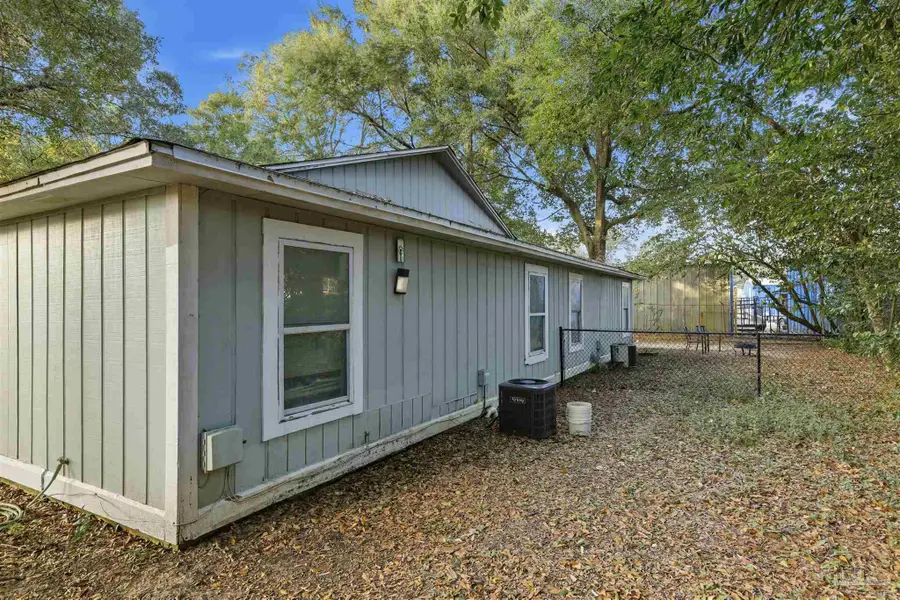 6817 Tiki Ln, Pensacola, FL 32506 - Image #2