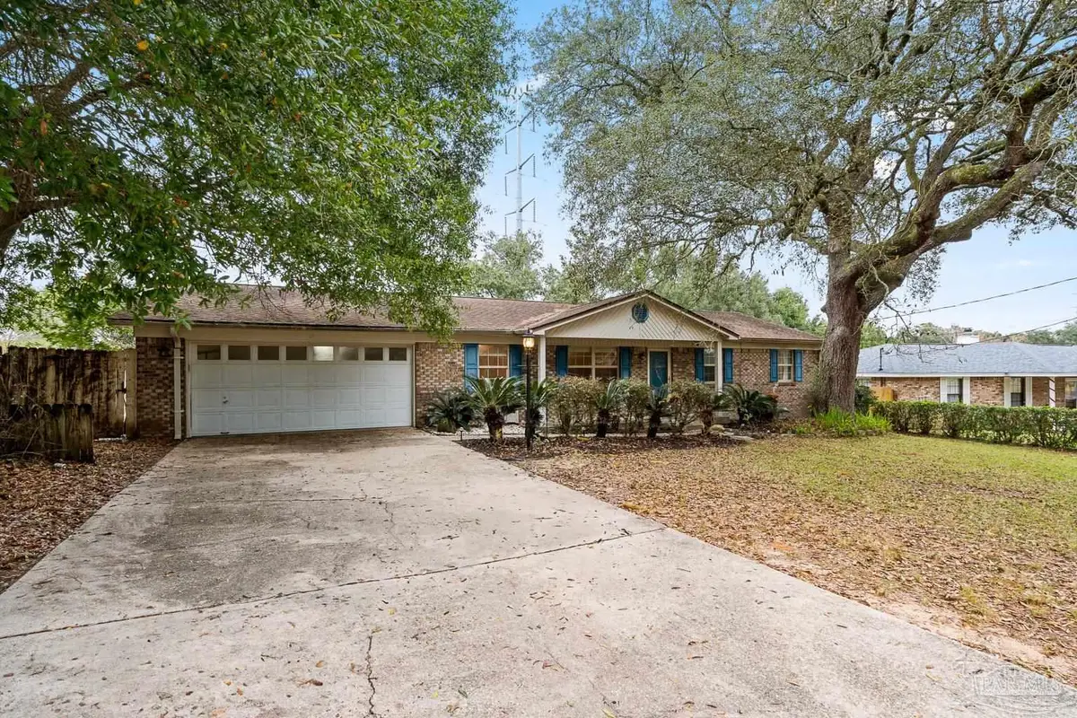 6036 W Shore Dr, Pensacola, FL 32526 - Image #1