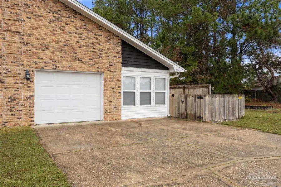 7072 Lake Joanne Dr, Pensacola, FL 32506 - Image #2