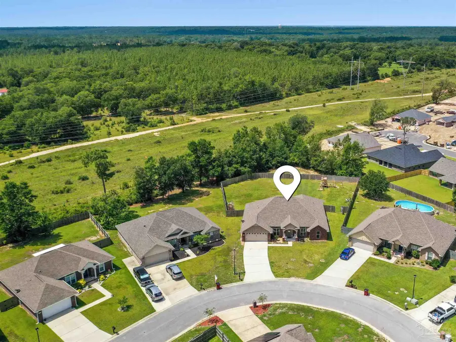 6096 Winchester Cir, Milton, FL 32570 - Image #2