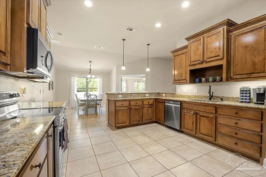 6096 Winchester Cir, Milton, FL 32570 - Image #3