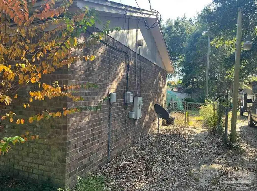 5633 Collinswood Dr, Milton, FL 32583 - Image #3