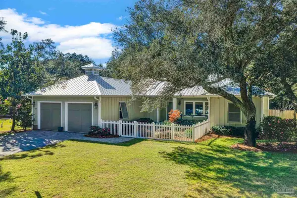 1271 Ainsworth Dr, Gulf Breeze, FL 32563