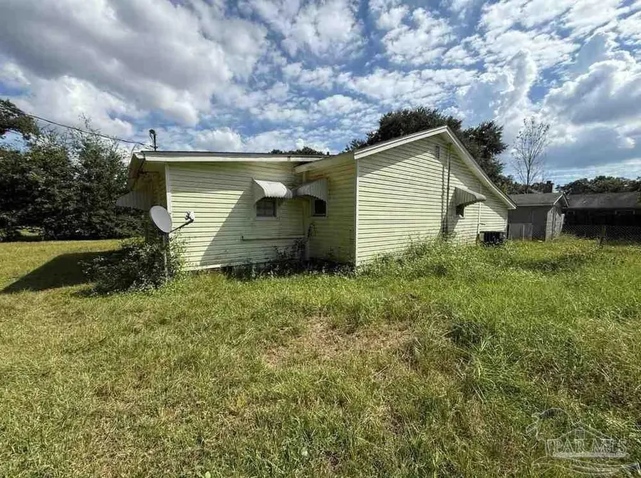 5685 Nicholas Ln, Pensacola, FL 32526 - Image #3