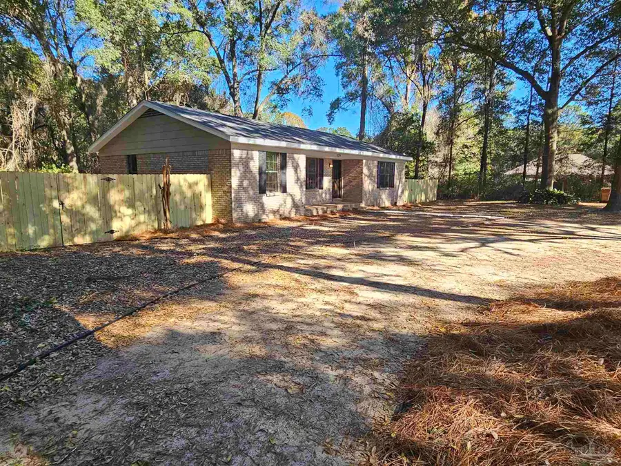 5270 Barcelona St, Pace, FL 32571 - Image #2