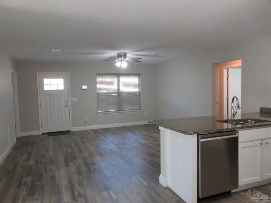 6816 Fast Gun Ln, Milton, FL 32570 - Image #3