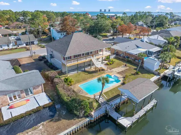 951 Coronado Dr, Gulf Breeze, FL 32563