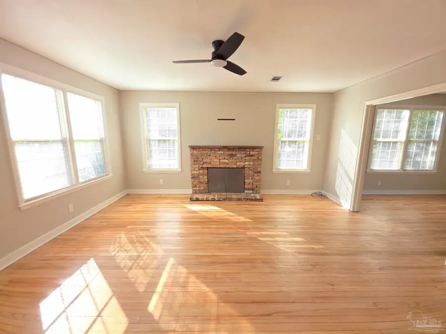 120 W Lakeview Ave, Pensacola, FL 32501 - Image #2